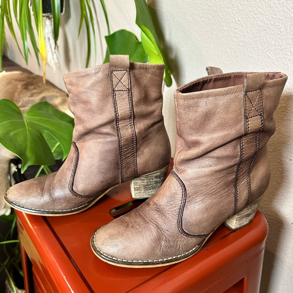 Sundance Genuine Leather Boots Size 28 (7/7.5)